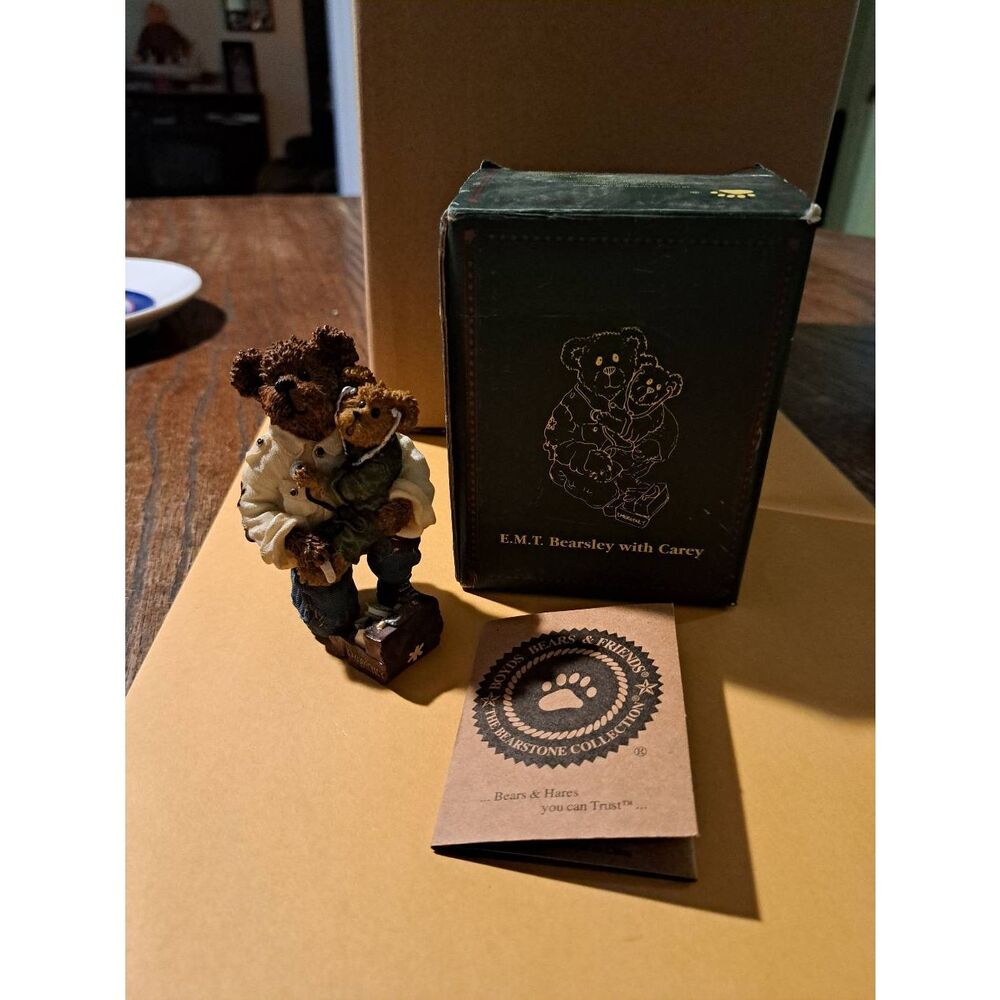 Vintage 2003 Boyds Bears E.M.T. Bearsley with Cary Figurine with Box
